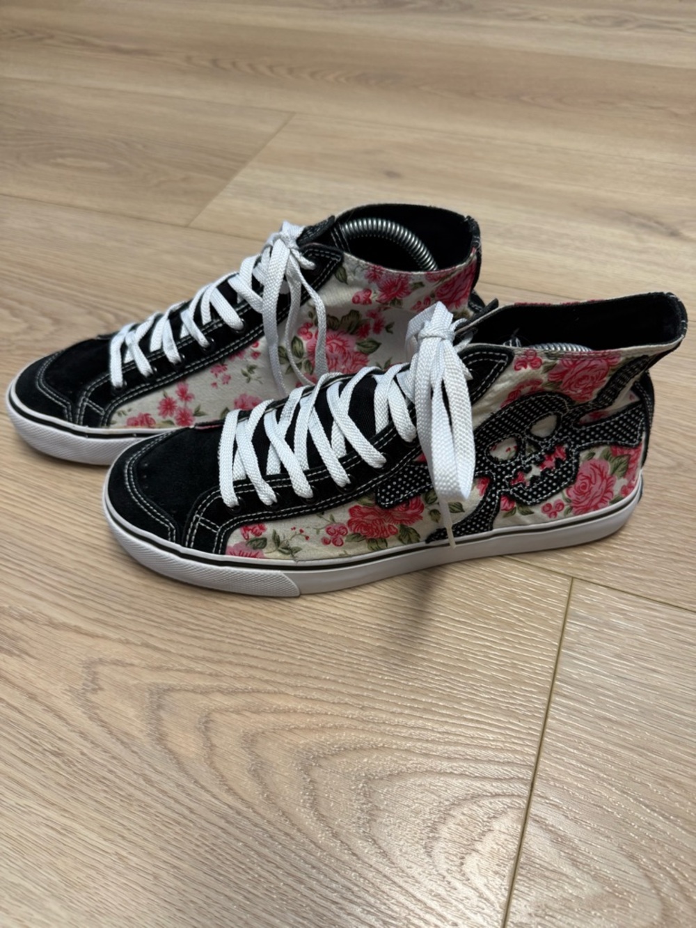 Draven Floral Skull High-Top Lace-Up Sneakers Woman’s Size 10 - Picture 3 of 10